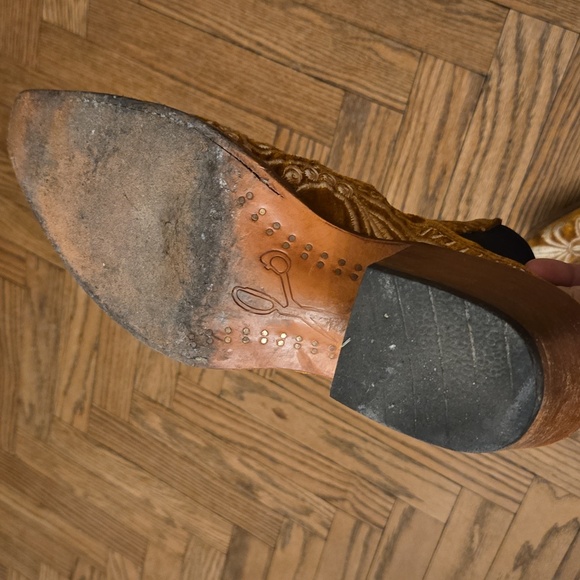 Lenni the Label x Pskaufman ~ Gold Embroidered Chelsea Boot - Picture 8 of 11